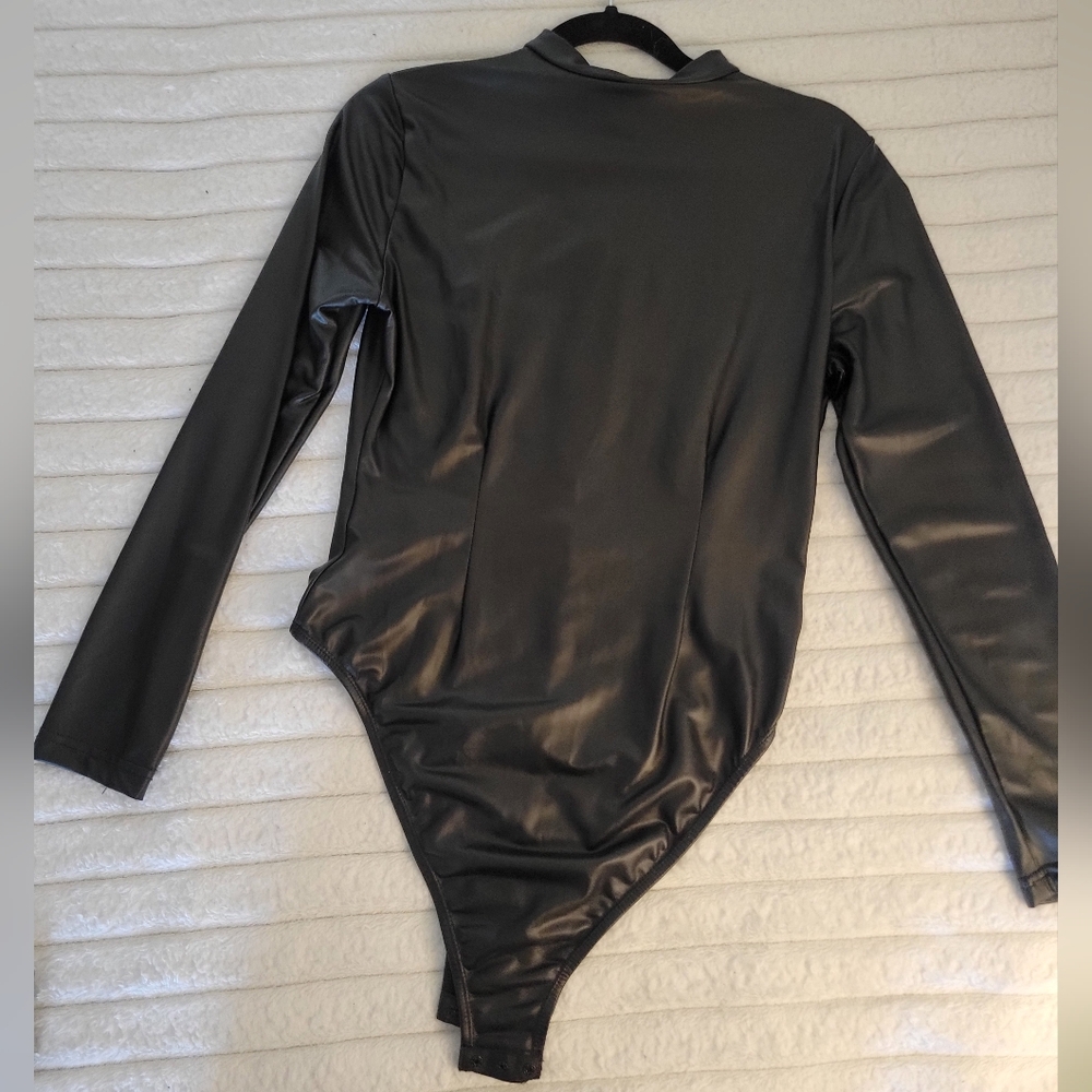 SHEIN Black Fitted Cut Out Bodysuit